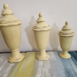 Beautiful Three Piece Finial Urns Decorative 