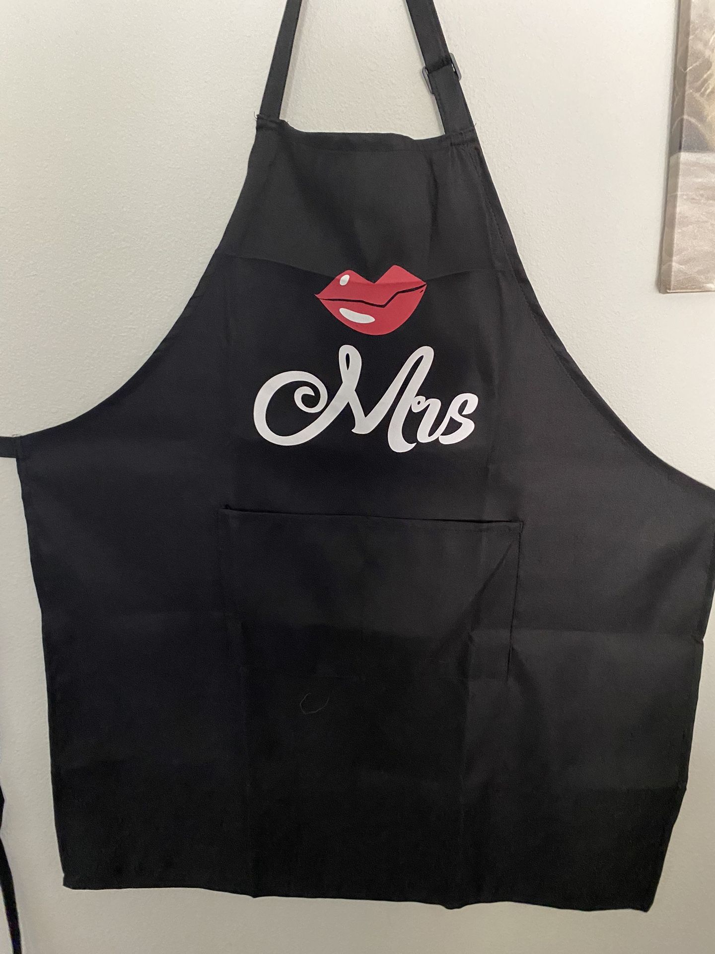 Mr & Mrs Mr. and Mrs. Aprons With Mustache and Red Lips Gift for Couples Wedding Anniversary, Newlywed His & Hers Cooking Chef Aprons