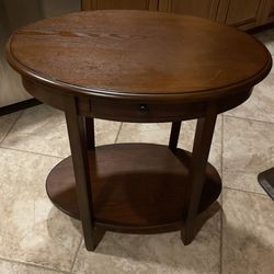 Accent Table/Side table/End table/Night stand