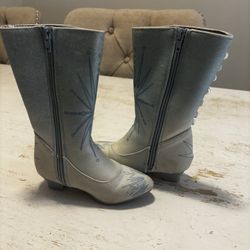 Elsa Boots Size 9/10