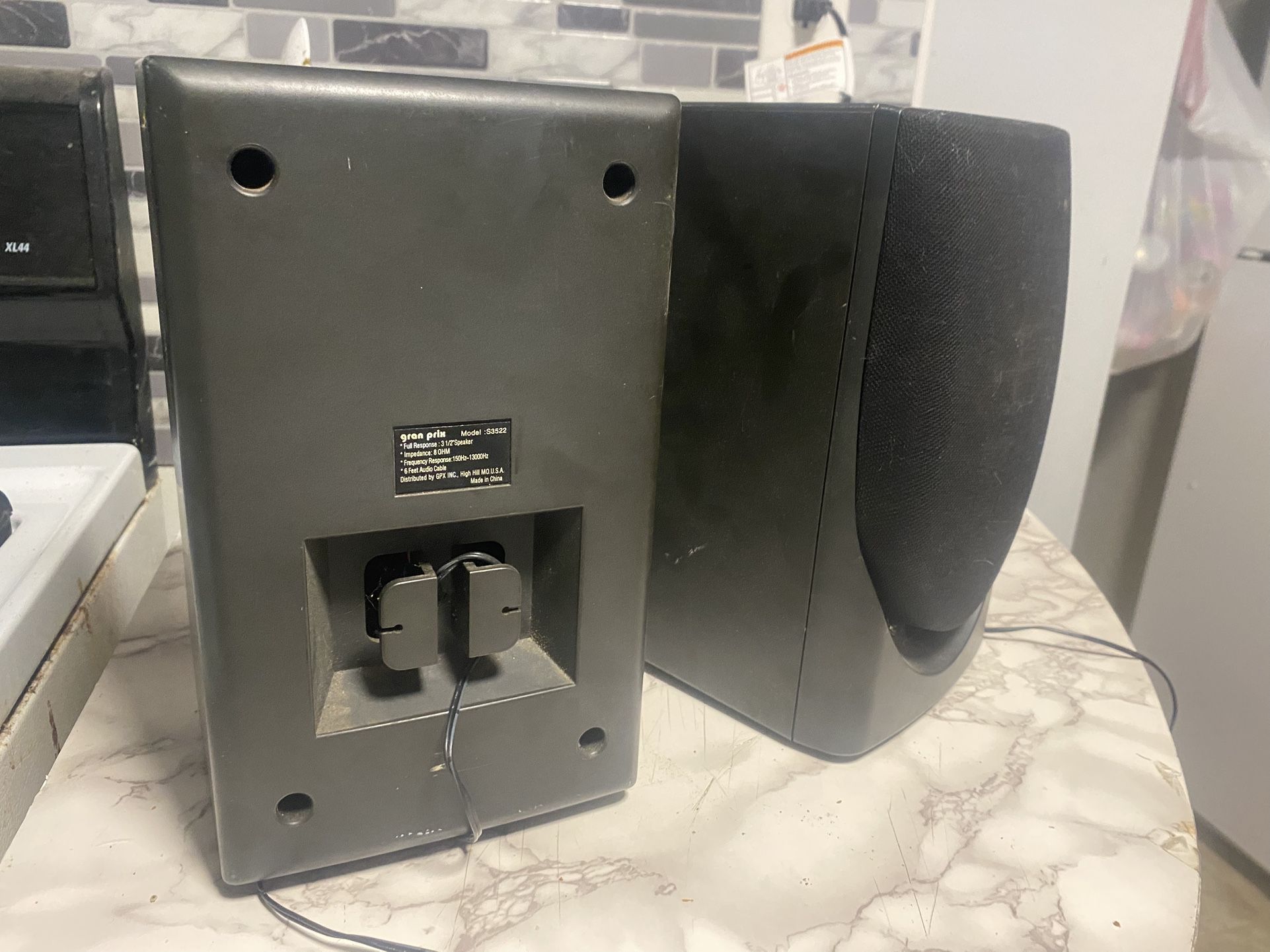 High quality Aux Speakers (x2)