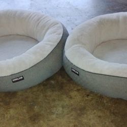 COSTCO ROUND BOLSTERED PET BEDS 