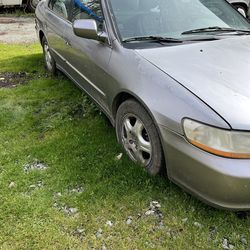 2000 Accord parts & battery