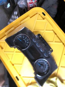 2013 Ford F-150 instrument cluster