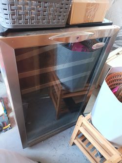 Whirlpool glass front mini fridge