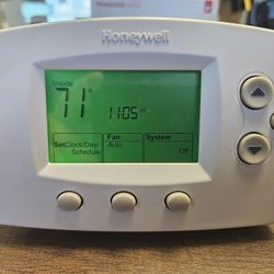 New Honeywell TH6220D1028 Focuspro Programmable Thermostat Air Conditioner AC Setting