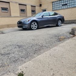2015 Infiniti Q70