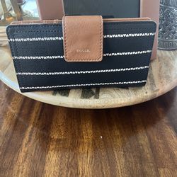 Fossil wallet