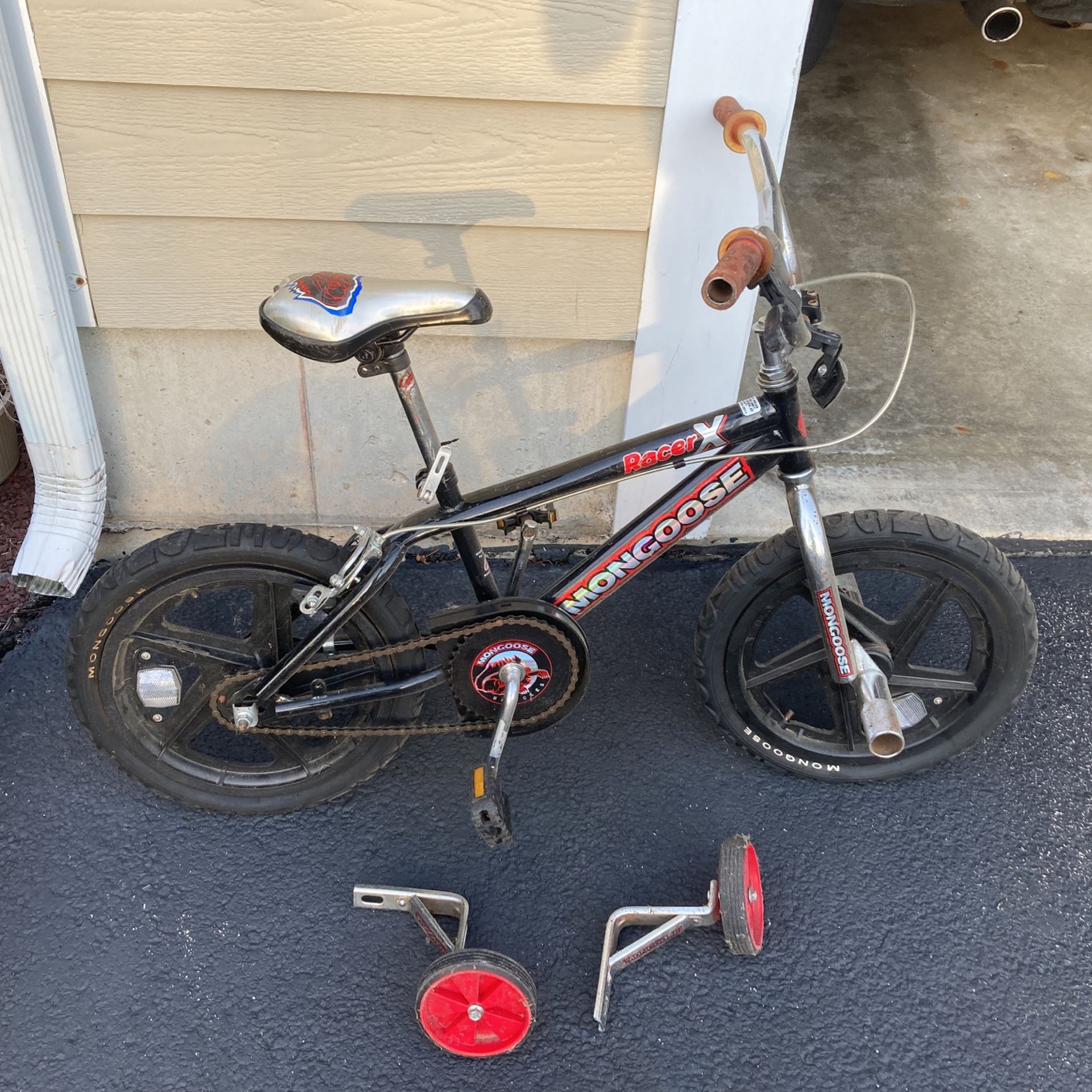 Kids Bike (Trainjng Wheels Included)