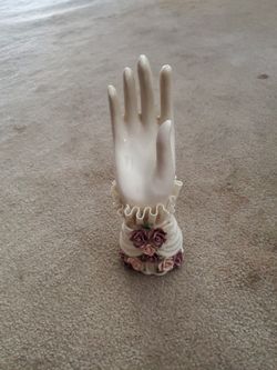 Ceramic Ring Holder