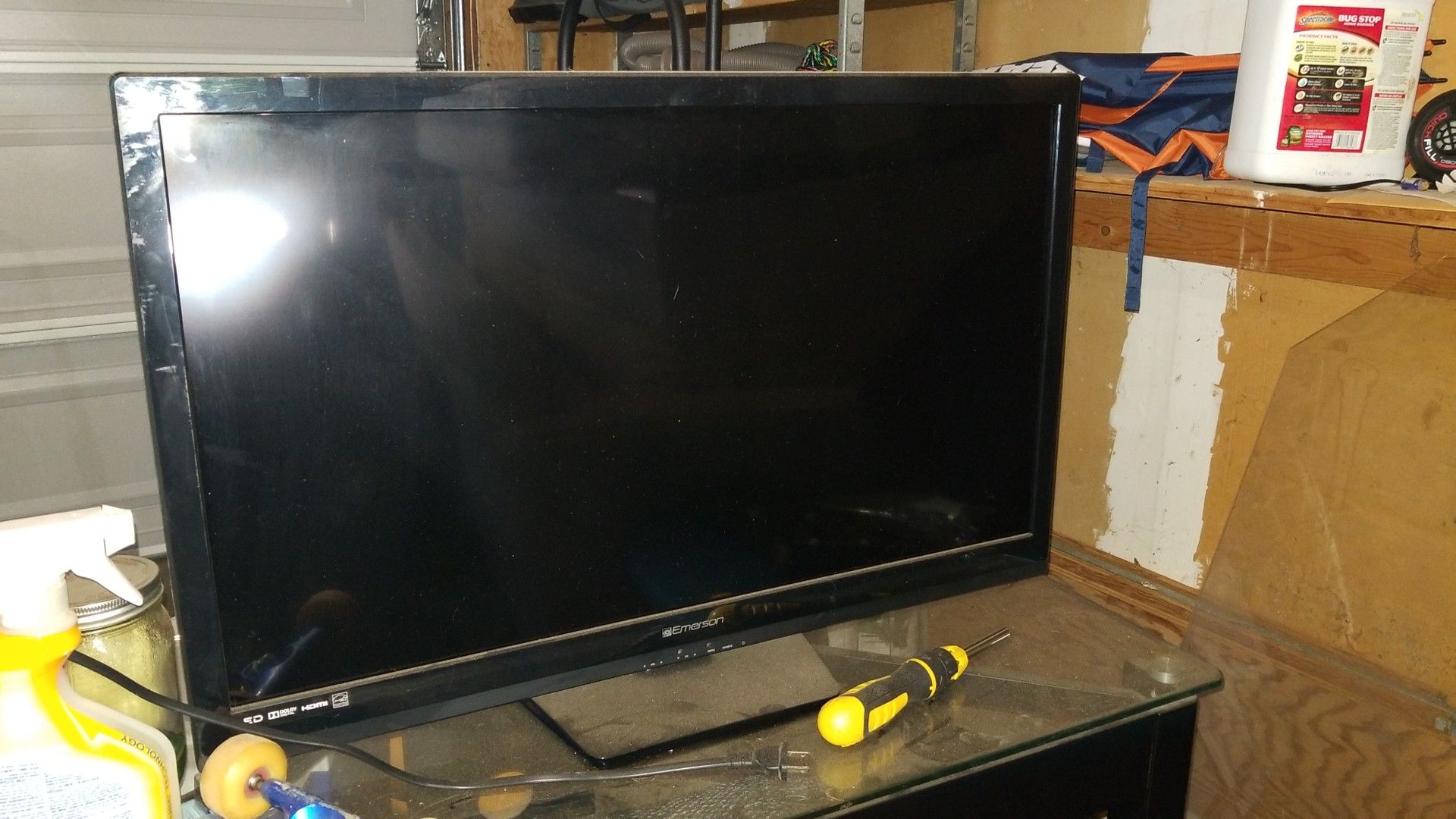 Emerson flat screen, LED TV. 28inch