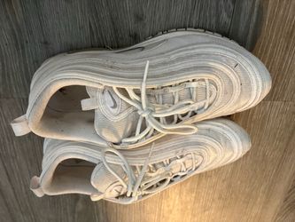 Shoes size 11