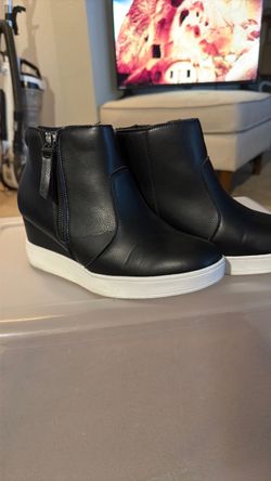 Sneaker Booties W’s Sz.9