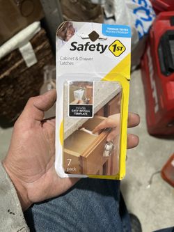 Cabinet & Drawer Latches