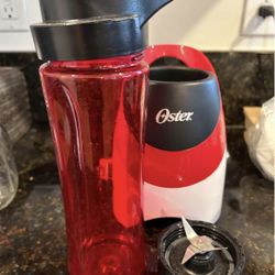 Oster 250 Watt Blender  w/Red Sports Bottle EUC