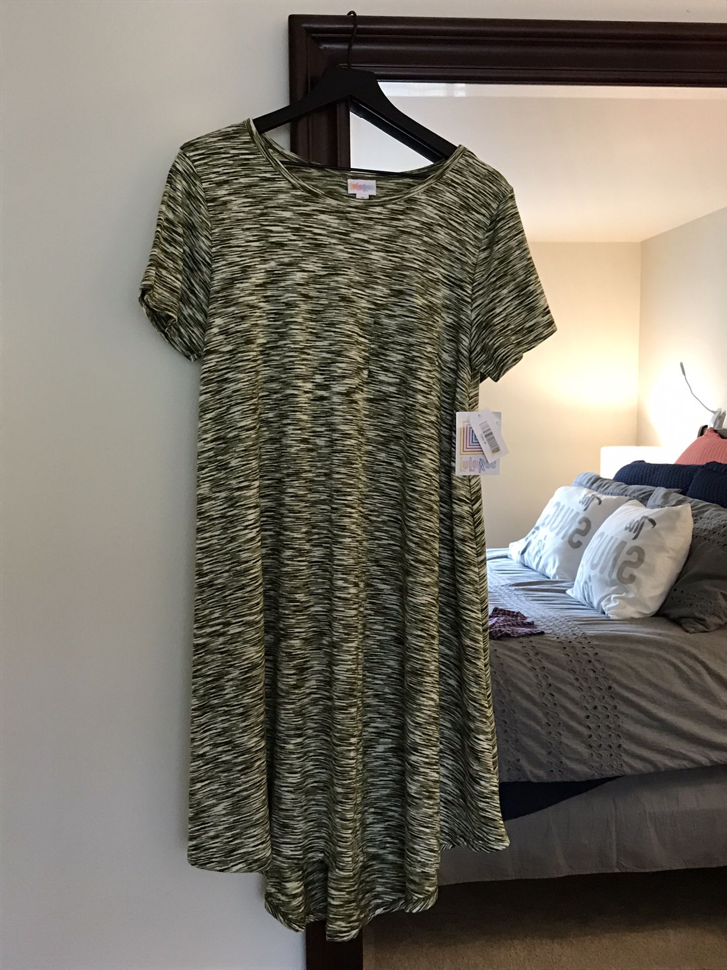 NEW-LuLaRoe Carly Dress-New with tag