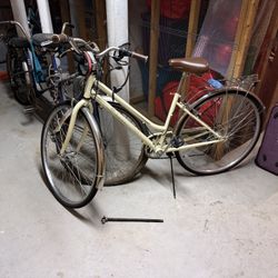 Schwinn Women's Gateway 700c/28" Hybrid Bike - Cream