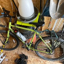 Surly Disc Trucker, 70c (pea Lime And Black