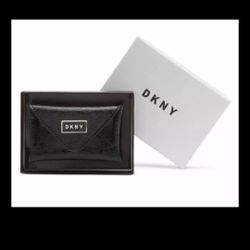 DKNY Patent Leather Sutton Black Envelope Business Card Holder Silver Logo New