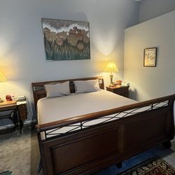 Elegant King Size Bedroom Set – Bed Frame, Dresser & Nightstand 