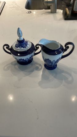 Vintage Bombay Elegant Blue And White Ceramic Sugar And Creamer Set (Pickups Only And Cash Only!!!)