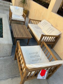 Brand new 4 piece outdoor set