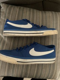 Nike Court Royale