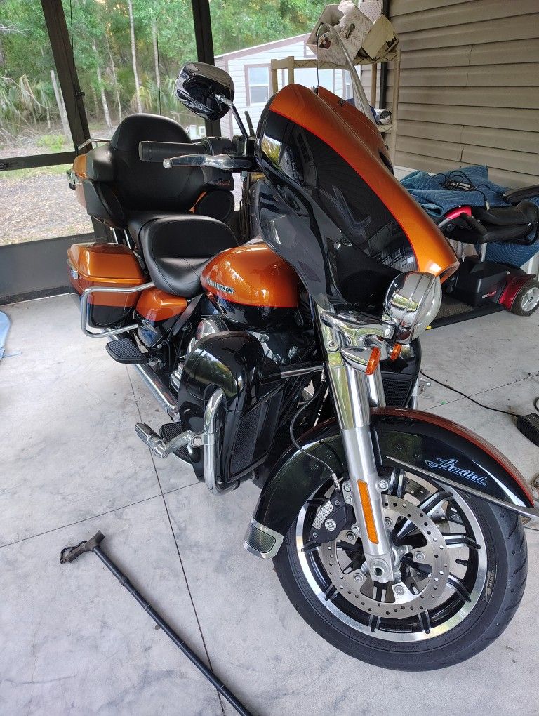 Harley Davidson Limited Low Miles 5,800