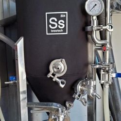 Home beer brewing kit
