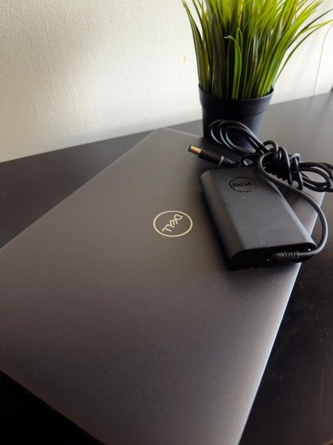 DELL LATITUDE LAPTOP