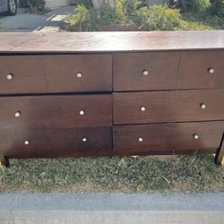 Free Dresser