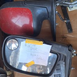 Right And Left Outside  Power Mirrors 2004 Chevrolet Pickup Yukon. Good Used.35th Ave And McDowell Phx 