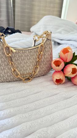 Micheal Kors crossbody bag