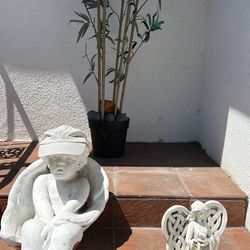 Statues 