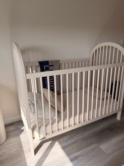 3-In-1 Convertible Crib