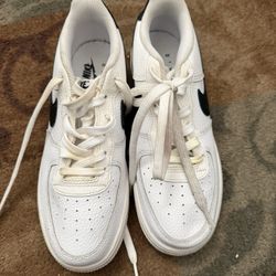 Nike Air Force 1 - Size 7Y Unisex