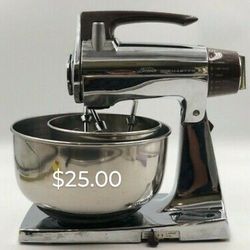 Sunbeam Mixer  3 Mixing Bowls