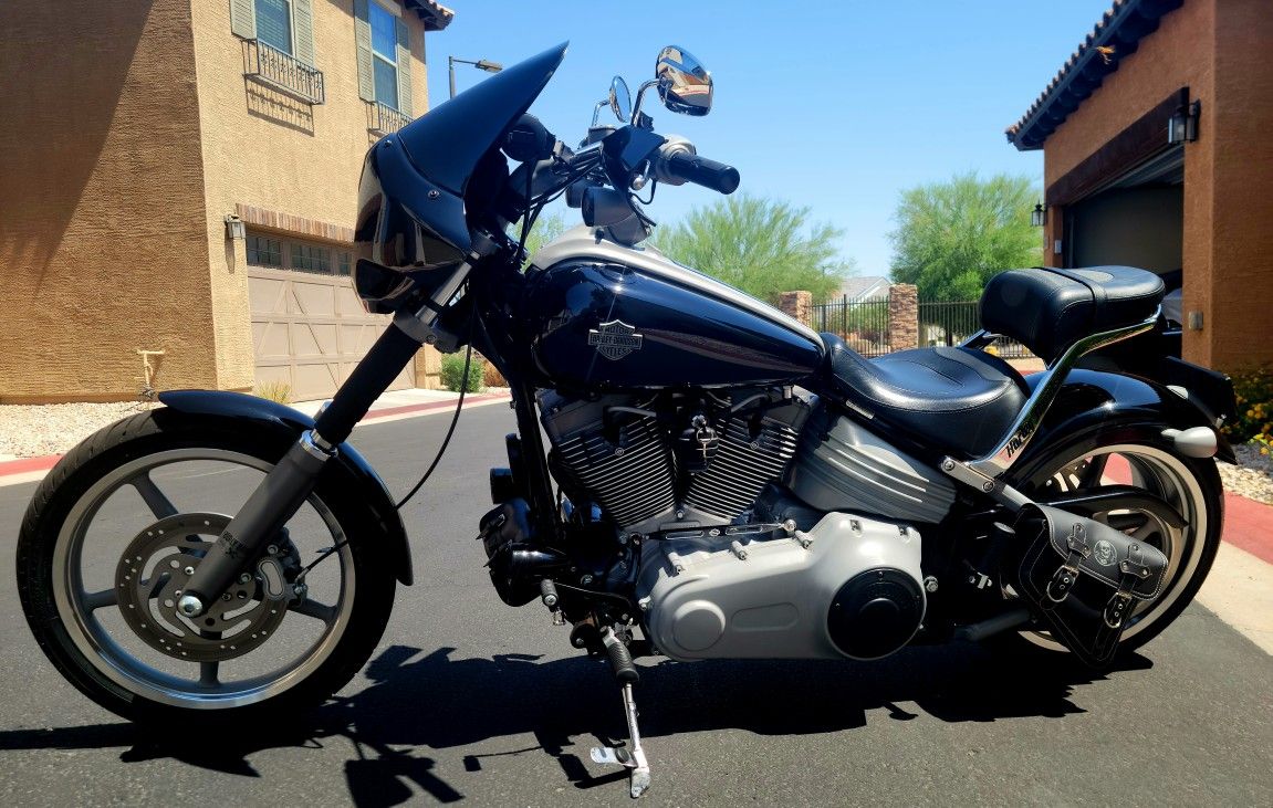 EXCELLENT CONDITION 2009 HARLEY DAVIDSON ROCKER!