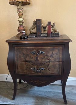 Late 20th Century French Louis XV Style Inlaid Bombe Chest / Entry / Console Table