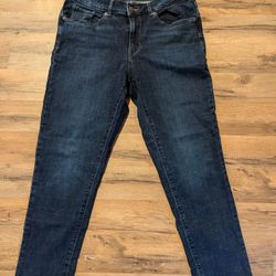 Levis Dark Wash Size 30 Classic Capri Women's Jeans