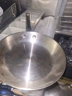 Lots items for $1 each in waukegan iL