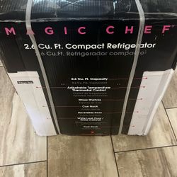 Magic Chef Compact Refrigerator 
