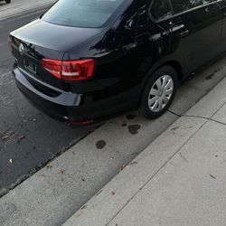 2015 Volkswagen Jetta – Clean Title – Reliable & Fuel Efficient