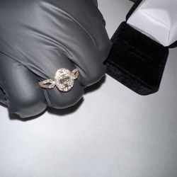 Woman's Diamond Ring 