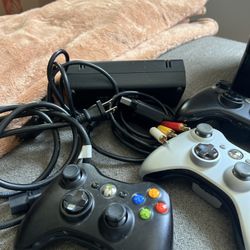 XBOX 360 500 GBs, With Games, And 3 Controllers