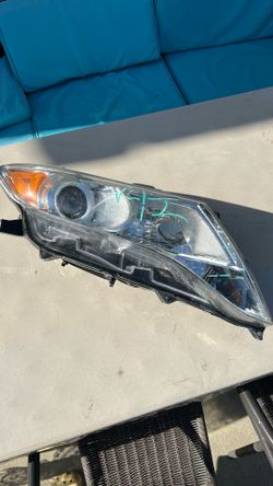 2015 toyota venza headlight