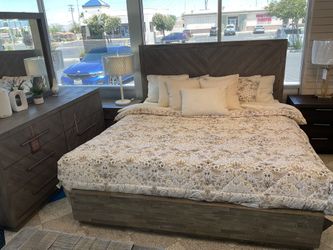  4Pc King Bedroom Set Includes Mattress Set 