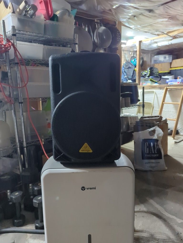 Behringer Eurolive B210D Speaker