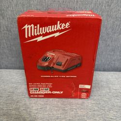 Milwaukee M12 - M18 Charger 