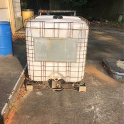 Water Tank 250 / 275 Gallon 